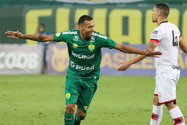 cuiaba-vence-o-atletico-goianiense-e-sai-da-zona-de-rebaixamento