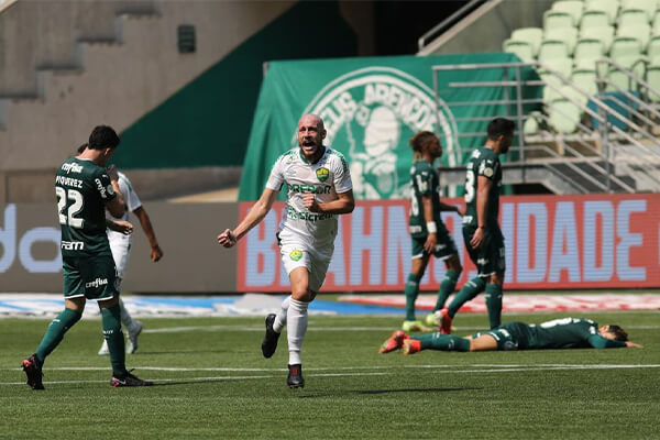 cuiaba-vence-o-palmeiras-no-allianz-parque-e-se-distancia-do-z4