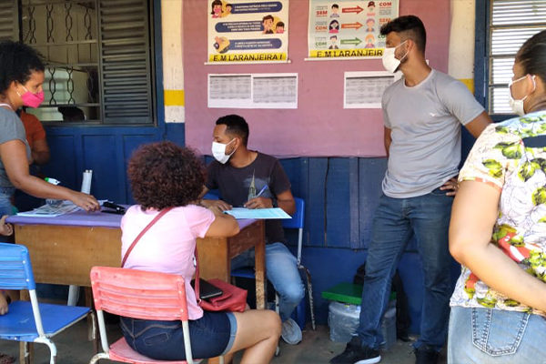 Assistência Social da prefeitura leva atendimento à comunidade Laranjeira