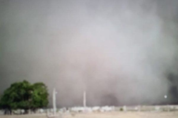 Coordenadora da Prefeitura explica o fenômeno de nuvem de poeira que ocorreu no interior de Cáceres