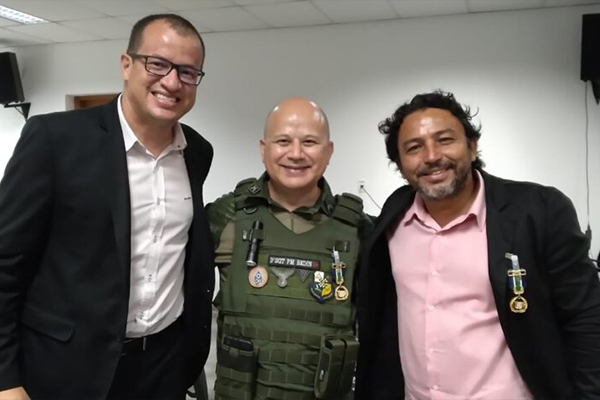 Franco Valério recebe da Polícia Ambiental medalha de honra por serviços prestados em defesa e proteção ao meio ambiente