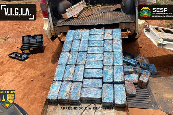 Gefron apreende quase 100kg de cocaína escondidos em fundo falso de caminhonete em Cáceres