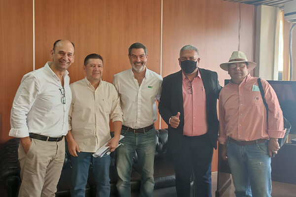 Vereador Negação participa de reunião sobre universidade de medicina em San Matías