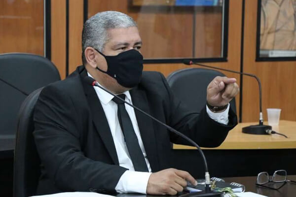 vereador-negacao-indica-patrolamento-de-ruas-do-junco-e-construcao-de-cemiterio-na-sadia