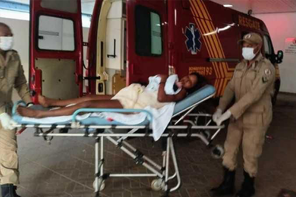 Bombeiros de Cáceres fazem parto em viatura a caminho de hospital