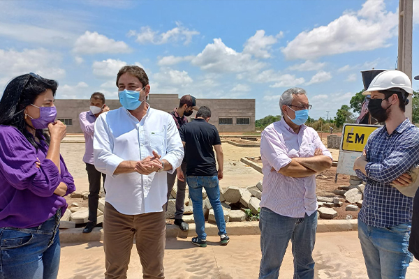 Prefeita Eliene recebe visita do secretário Marcelo Padeiro e dos deputados Túlio Fontes e Moretto