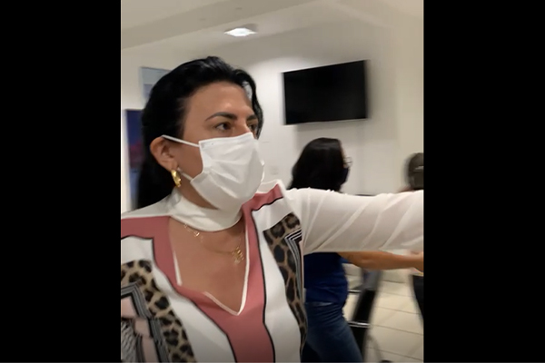 Prefeita rebate críticas e mostra realidade de seu gabinete; veja o vídeo