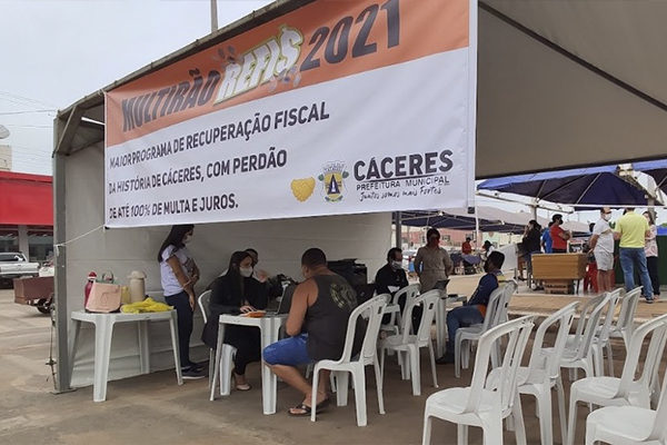 Prefeitura realiza último mutirão fiscal do Refis 2021 neste domingo (28), na praça da feira