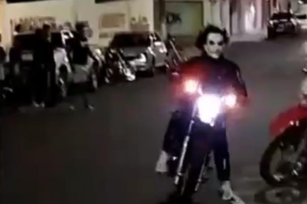 Vídeo mostra perseguição a 'Coringa' pelas ruas em MT