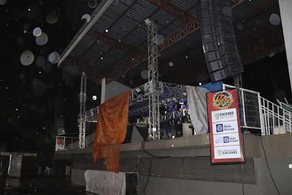 Chuvas intensas adiaram show de Diego Fernandes na última sexta-feira (17)