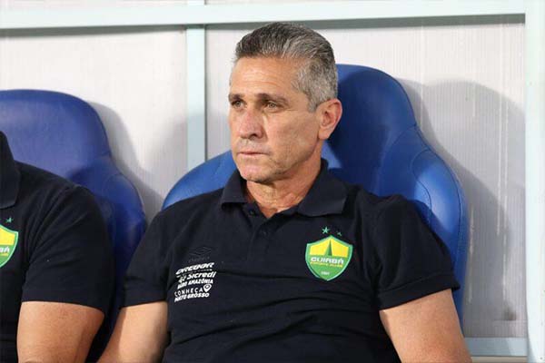 Cuiabá anuncia a saída do técnico Jorginho