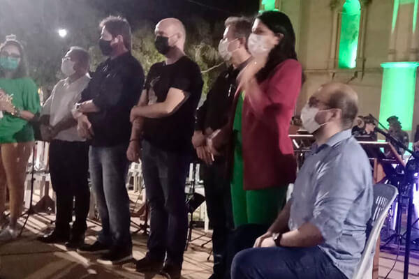 Deputado Dr. Leonardo, Prefeita Eliene e autoridades participaram abertura do Natal de Luzes