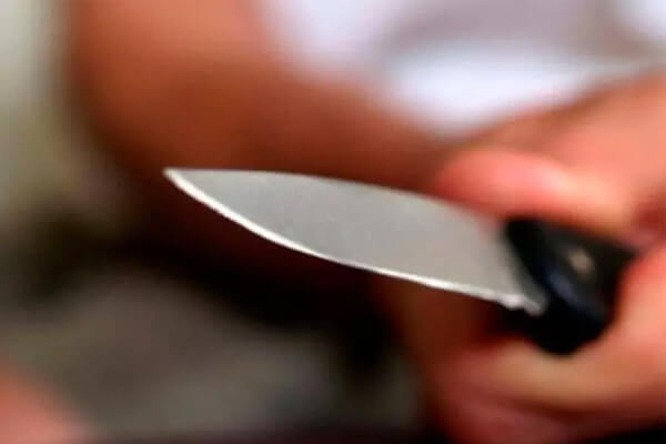 Ladrões-armadoscom-faca-atacam-e-roubam-motel-em-Cáceres