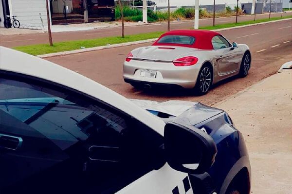 PM prende suspeitos e recupera veículo Porsche furtado da Ciretran