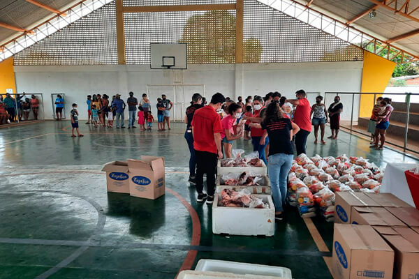 Solidariedade no Natal: Grupo Juba doou cestas, carnes e panetones para famílias e instituições
