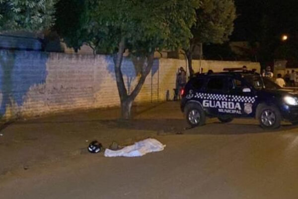 Jovem-cai-de-moto-quebra-o-pescoço-e-morre-em-MT