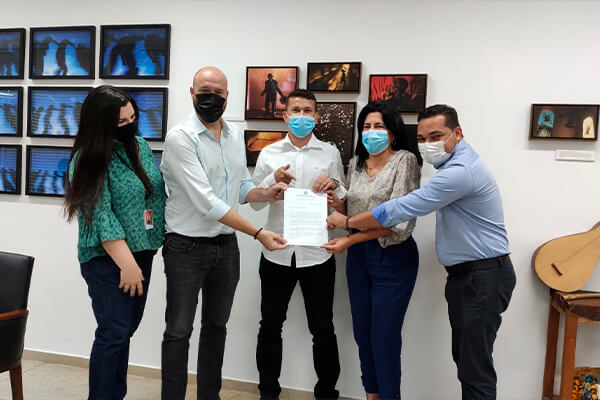 Prefeita Eliene assina dois convênios em Cuiabá e garante recursos na casa de um milhão de reais para o esporte, turismo e cultura