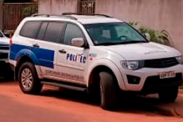 Vizinha encontra idoso morto sentado em cadeira na área, em Cáceres