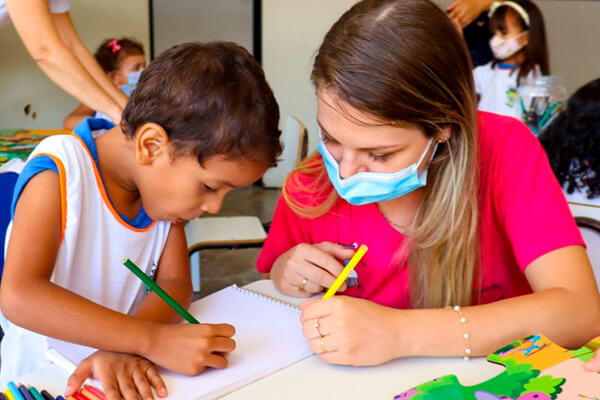 Aulas da rede municipal de ensino começam hoje em Cáceres