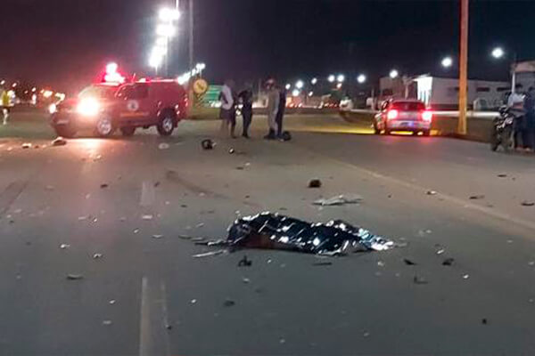 Casal morre após ter pernas arrancadas em acidente com Hilux na BR-163