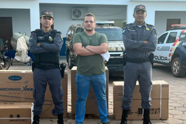 CONSEG-entrega-dois-ares-condicionados-a-Polícia-Militar-em-Cáceres