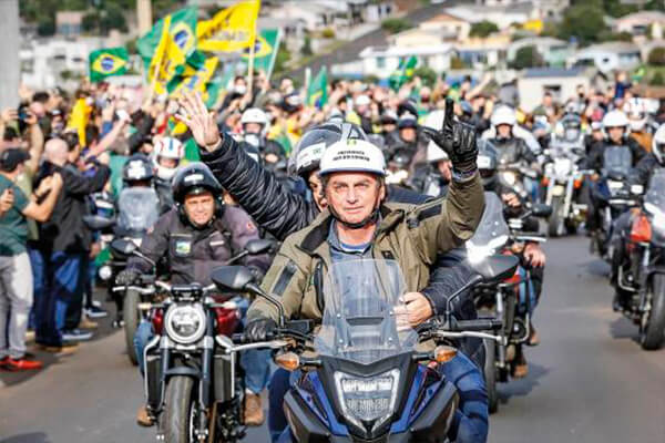 Presidente participa de motociata nesta terça; GSI orienta para não haver manifestação eleitoral