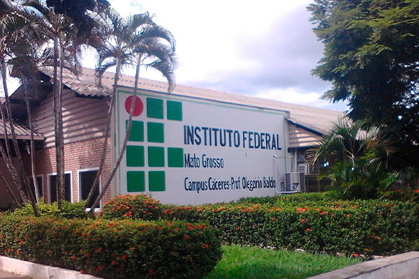 Servidores do IFMT Campus Cáceres entram em greve por reposição salarial