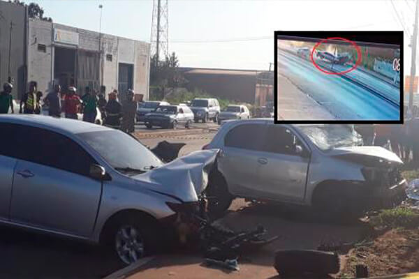 Vídeo mostra momento de batida entre Etios e Corolla que deixou dois mortos