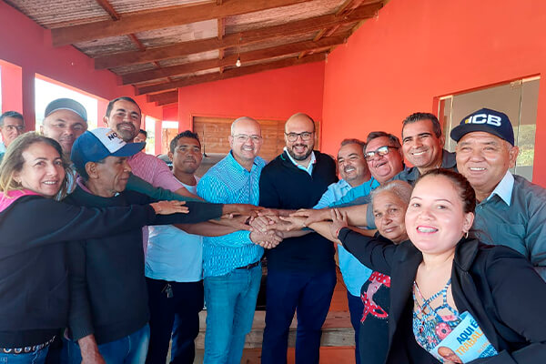 Dr. Leonardo acompanha obras que estão sendo realizadas com suas emendas no Distrito Nova Cáceres