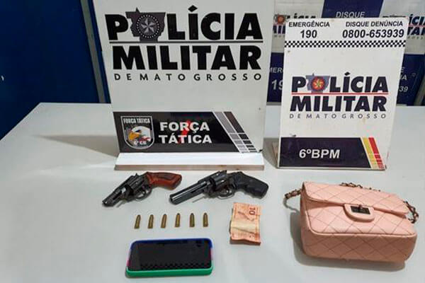 Dupla é presa com armas de fogo e munições em Cáceres