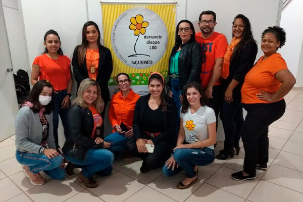 Familiares de vítimas participam de palestra sobre abuso sexual infantil em Cáceres