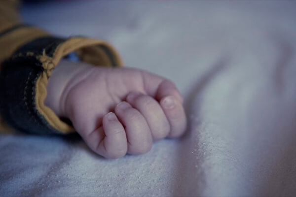 Padrasto é preso em flagrante por suspeita de agressão contra bebê de quatro meses