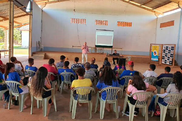 Polícia Civil realiza palestra do De Bem Com a Vida para alunos de Escolas Municipais em Cáceres