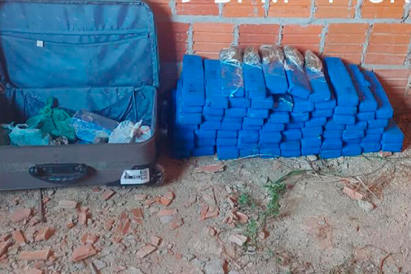 Polícia Militar apreende 80 quilos de maconha em construção abandonada em MT