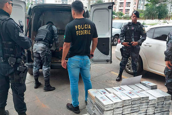 Policiais apreendem mais de 200 kg de cocaína em MT