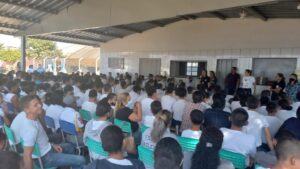 Polícia Civil ministra palestra sobre importunação sexual para mais de 300 alunos em Cáceres