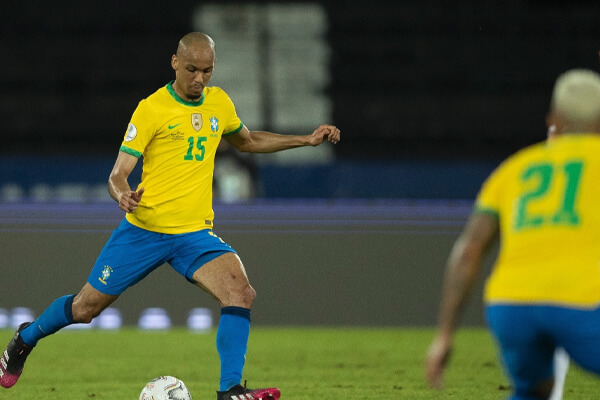 Jogador-da-seleção-brasileira-e-do-Liverpool-faz-passeio-em-Cáceres