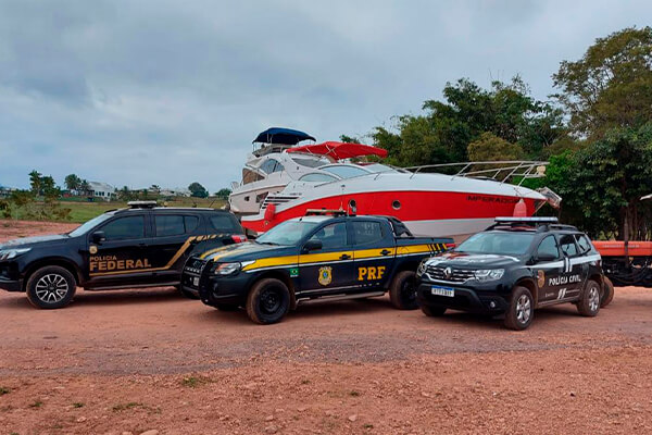 Lancha de R$ 1,5 milhão do Comando Vermelho é doada à Marinha