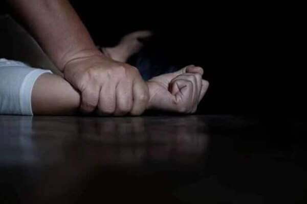 Bandido-invade-casa-estupra-mulheres-e-foge-com-calcinha-de-vítima-em-MT