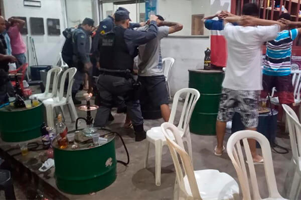 Duas pessoas foram presas e 5 distribuidoras autuadas por uso do som acima do permitido em MT
