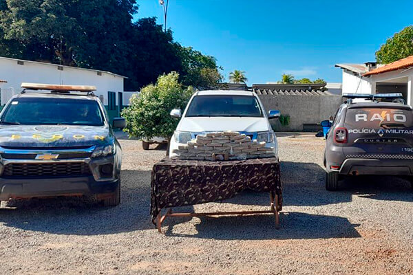 Gefron prende boliviana com 36 quilos de cocaína escondida no pneu de uma caminhonete