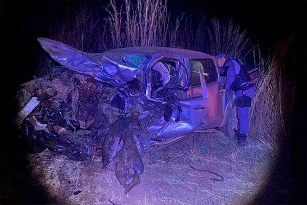 Motoristas morrem em batida entre caminhonetes na BR-158