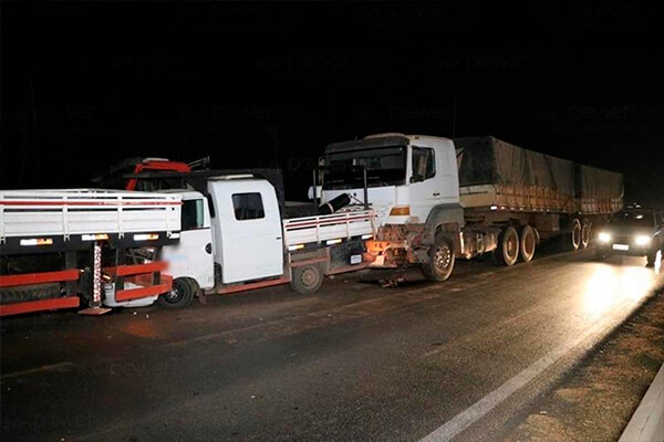 HB 20 é esmagado em engavetamento com seis veículos na BR-163; não houve feridos