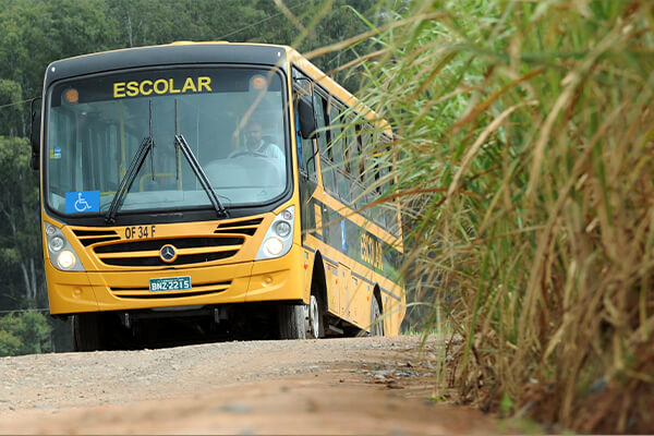 Homem é esfaqueado por motorista do transporte escolar após discussão no Distrito Nova Cáceres