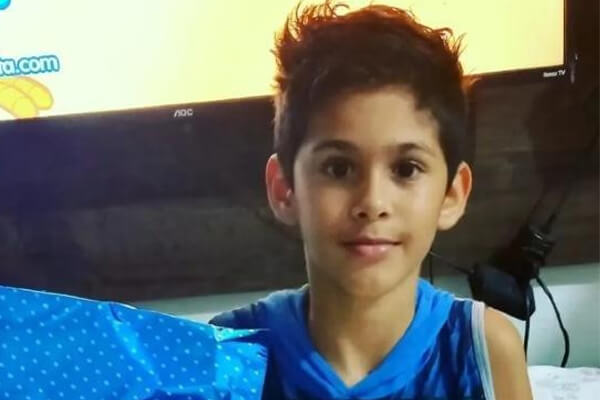 Menino-de-11-anos-é-atropelado-e-morto-por-motoqueiro-que-desviou-de-quebra-molas-em-MT