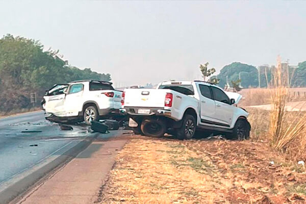Três pessoas morrem e duas ficam feridas em colisão na BR-163 em MT
