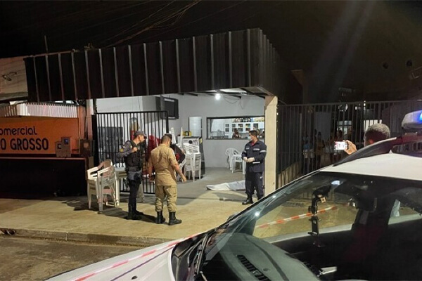 Homem-é-perseguido-e-morto-com-12-tiros-em-MT