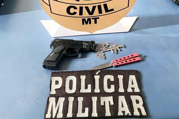 Menor-ameaça-matar-professora-e-policiais-encontram-pistola-falsa-e-canivete