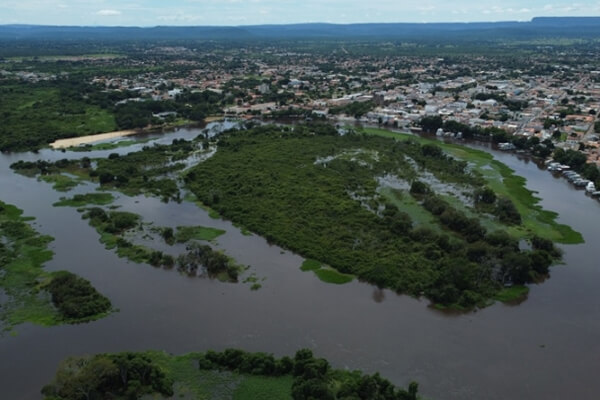 Acidente-envolvendo-jetski-e-lancha-deixa-ferido-em-Cáceres