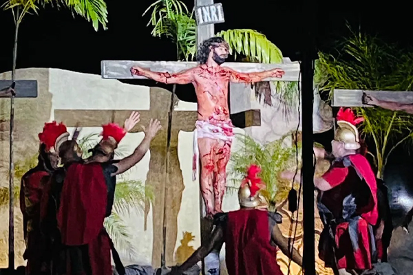Espetáculo-a-céu-aberto-volta-a-encenar-Paixão-de-Cristo-durante-feriado-em-Cáceres